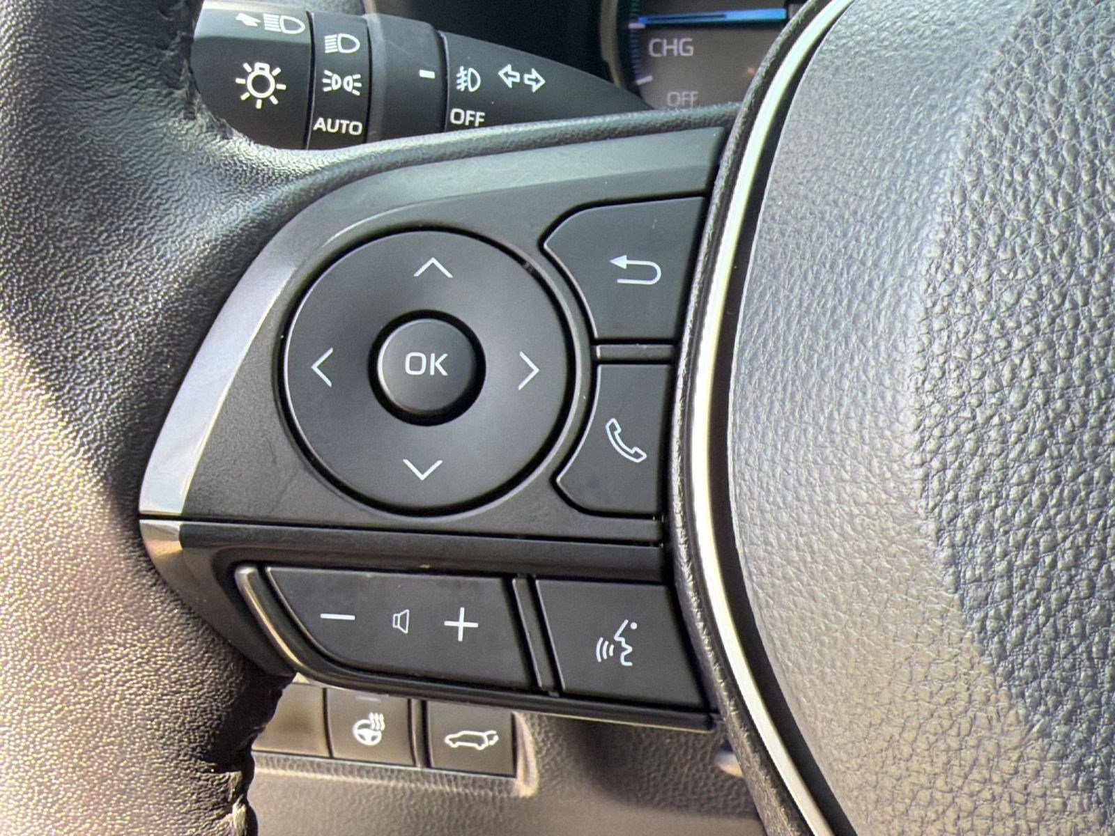 Used 2022 Toyota RAV4 XLE Premium AWD/4WD image 16