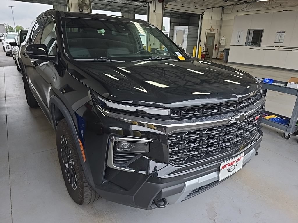 Used 2024 Chevrolet Traverse Z71 AWD/4WD image 1