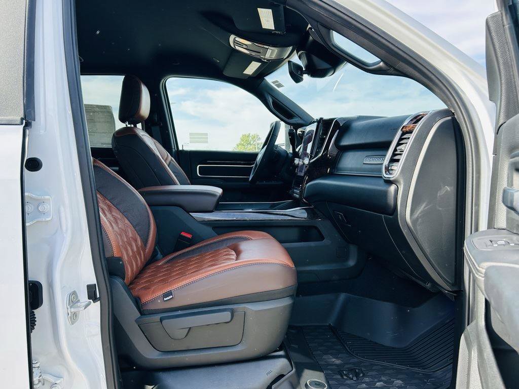New 2025 RAM 3500 Big Horn image 31