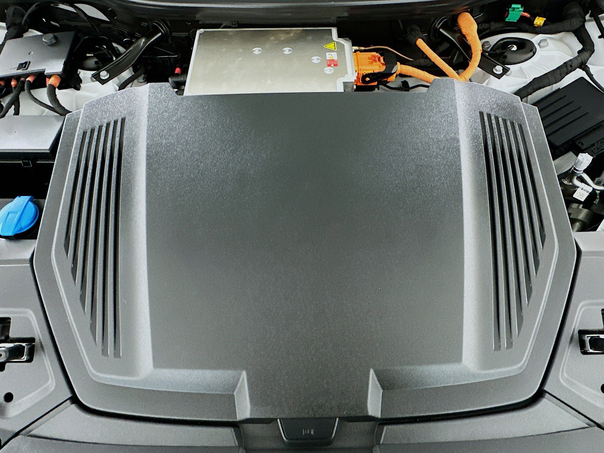 Used 2024 Audi Q8 e-tron Premium Plus w/ Premium Plus Package image 32