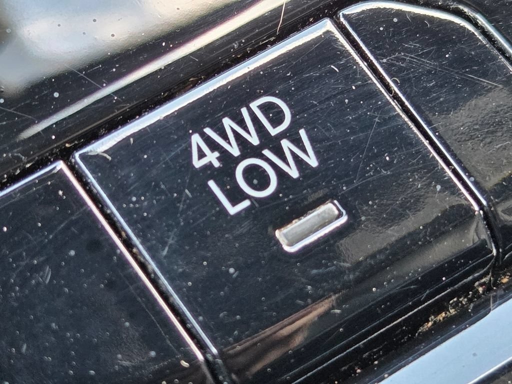 Used 2022 Jeep Grand Cherokee L Overland AWD/4WD image 17