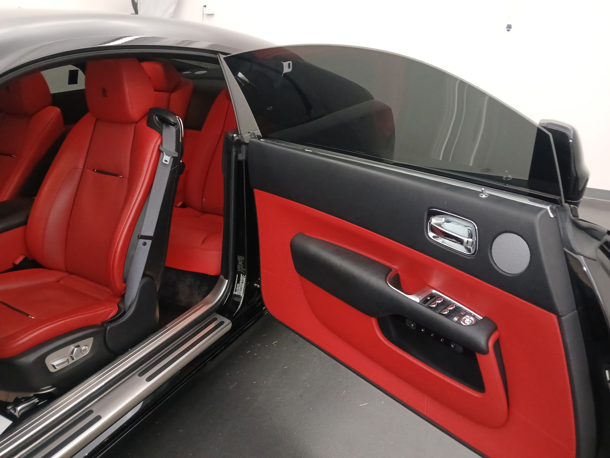 Used 2018 Rolls-Royce Wraith RWD image 13