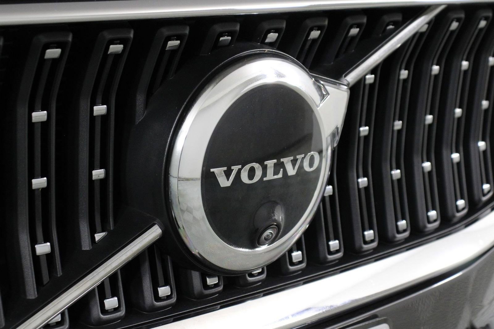 Certified 2025 Volvo V60 B5 Cross Country Plus image 27