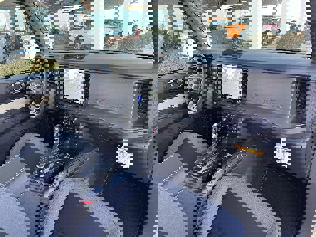 New 2025 Ford Bronco 2-Door image 27