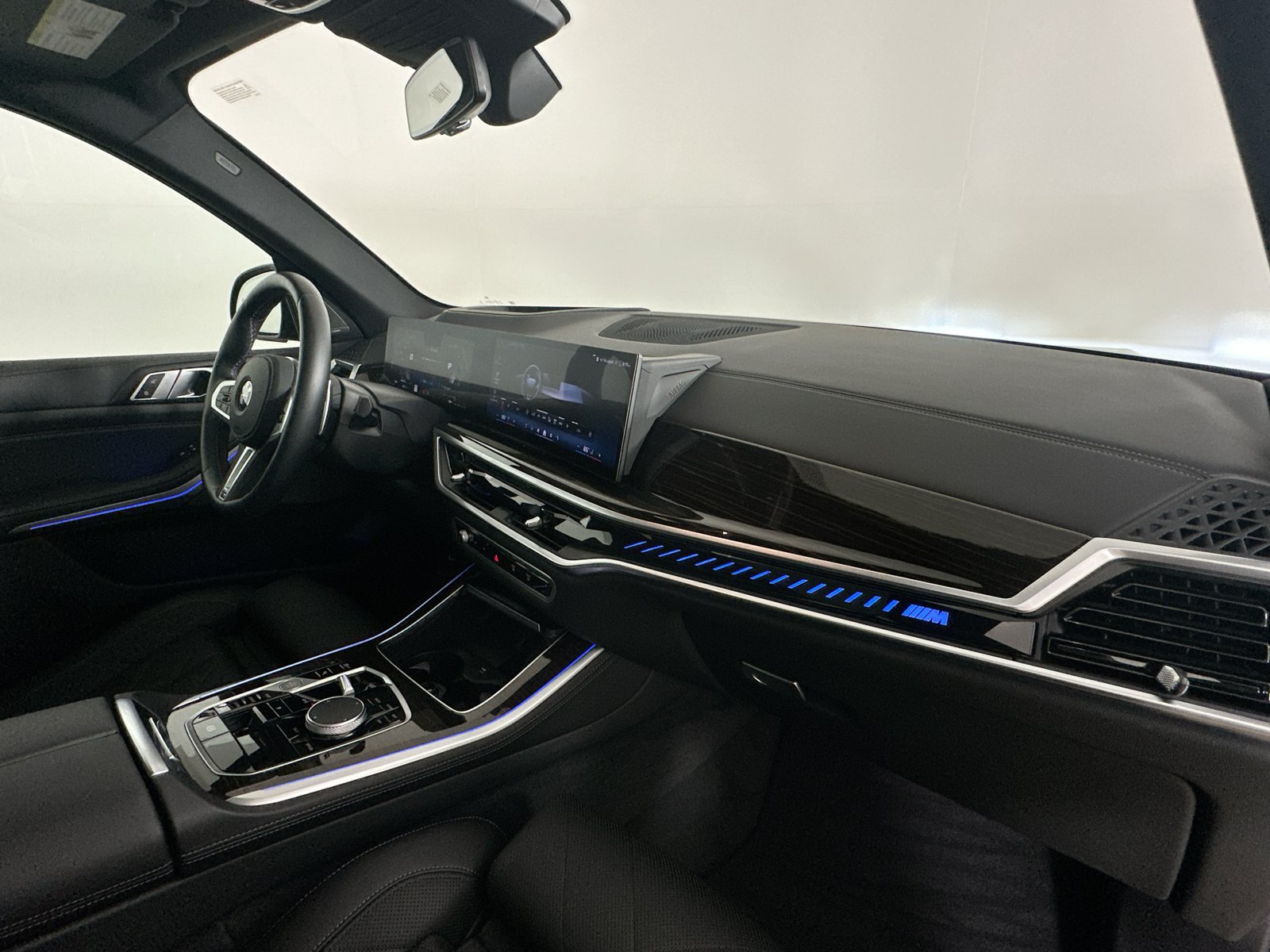 Used 2024 BMW X5 M60i w/ Climate Comfort Package AWD/4WD image 48