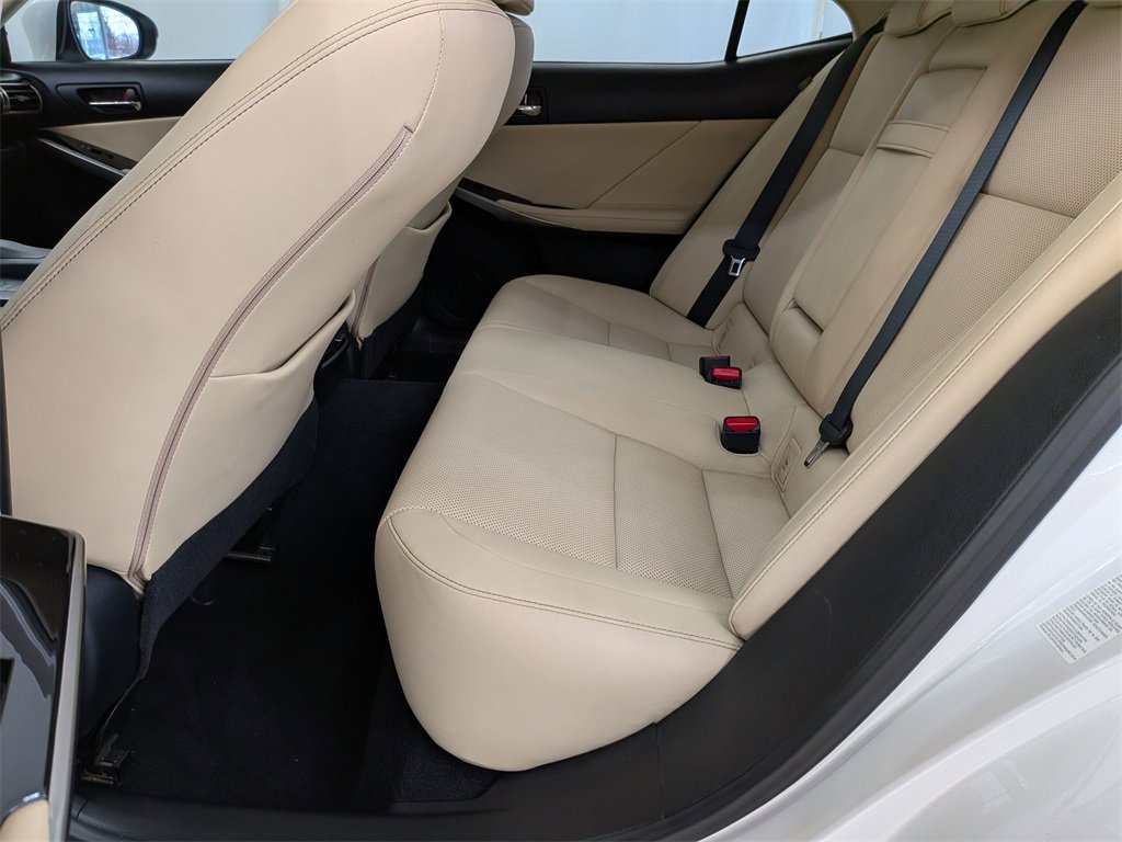 Used 2016 Lexus IS 300 AWD image 28