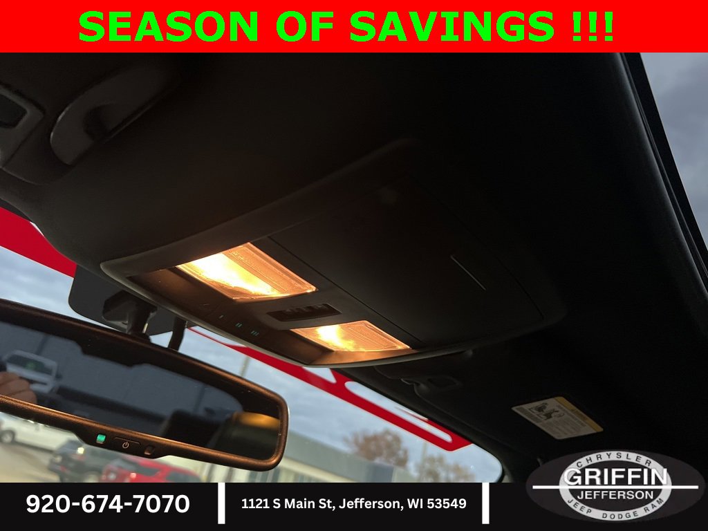 Used 2014 Dodge Challenger SRT8 image 28