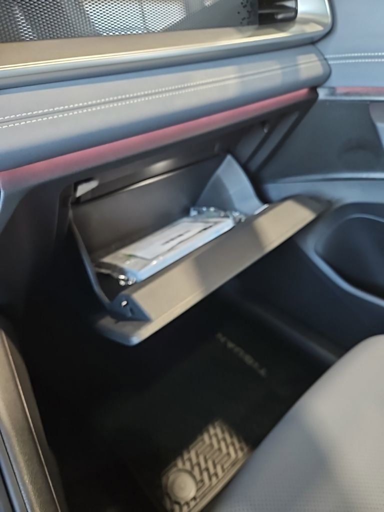 New 2026 Volkswagen Tiguan SE R-Line image 30