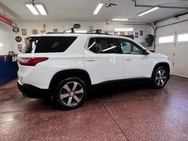 Used 2019 Chevrolet Traverse LT w/ LT Premium Package AWD/4WD image 3