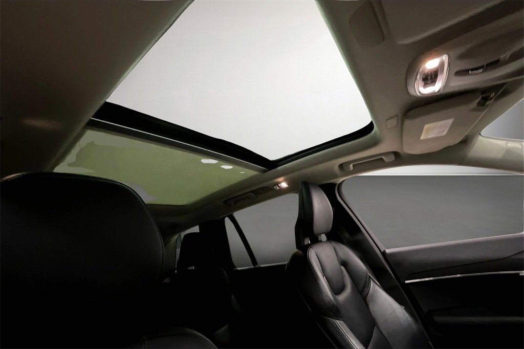 Used 2020 Volvo XC90 T6 Momentum image 28