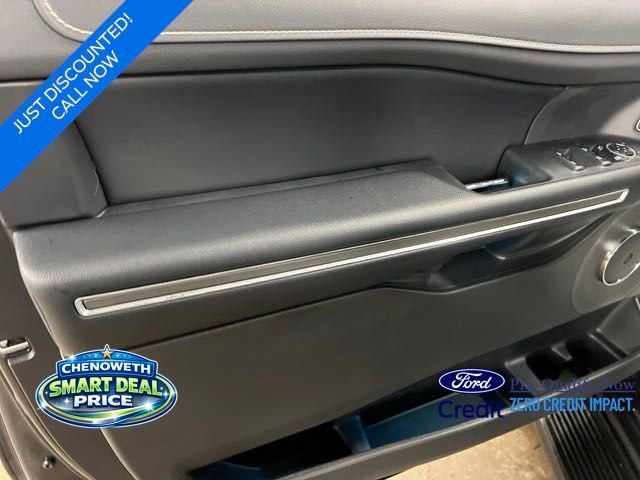 New 2024 Ford Expedition XLT image 10