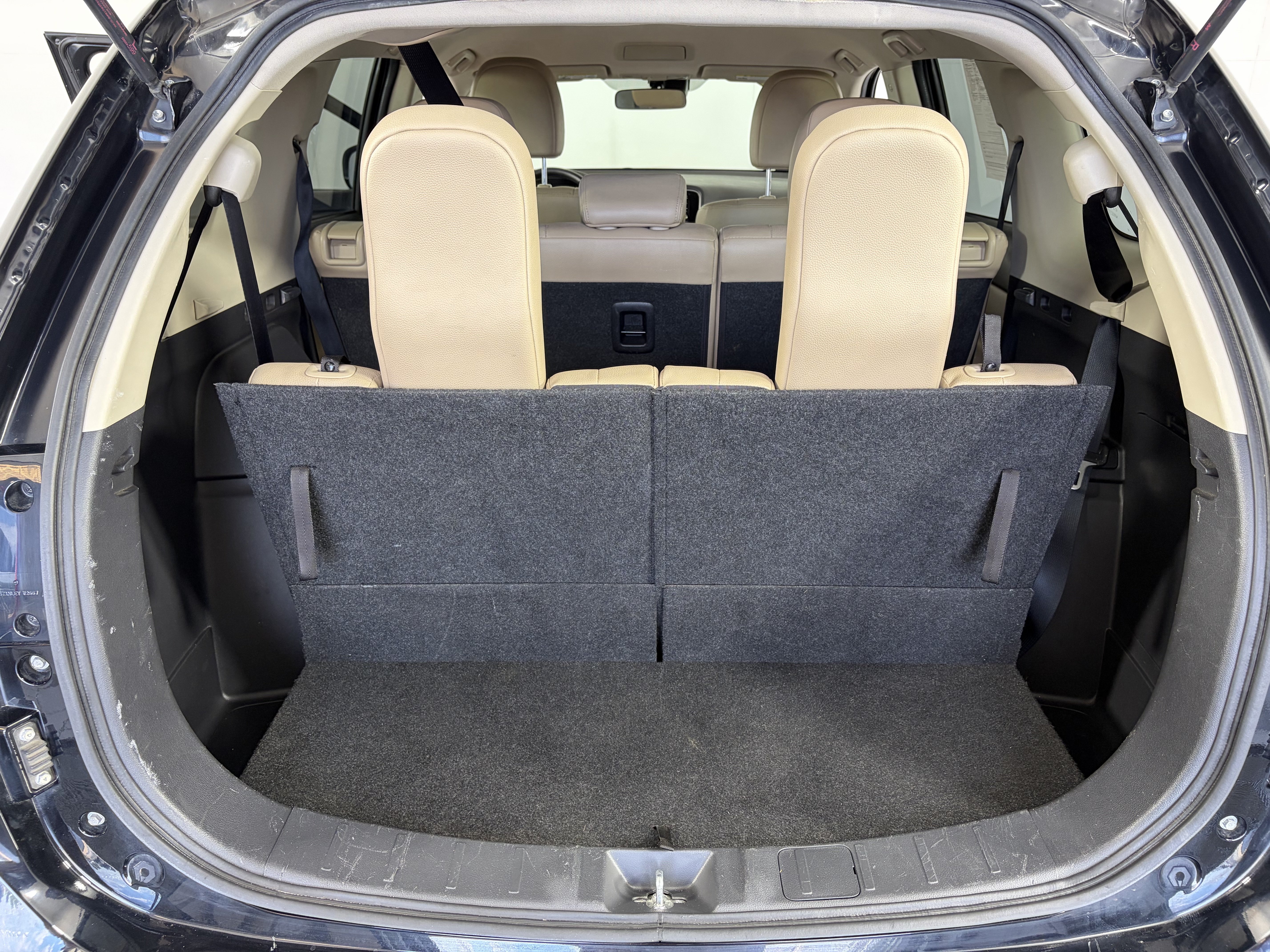 Used 2016 Mitsubishi Outlander SEL AWD/4WD image 15