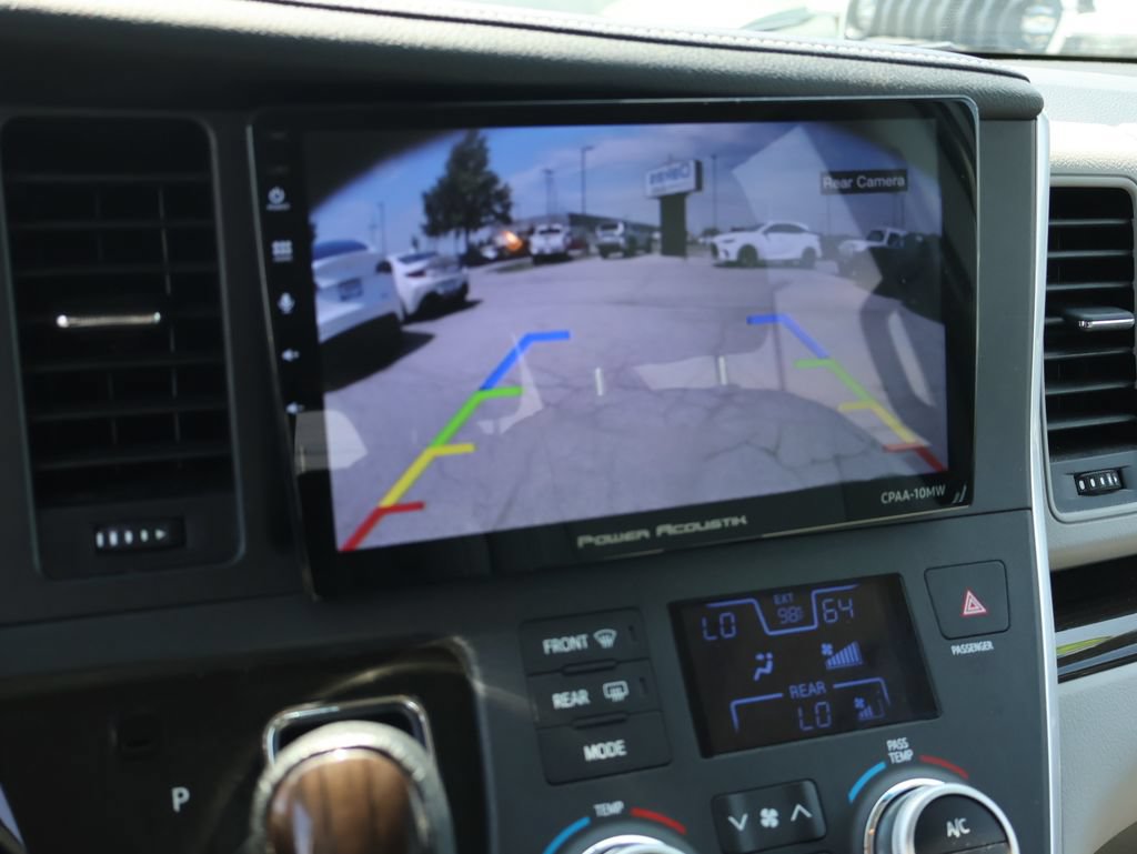 Used 2017 Toyota Sienna XLE FWD image 34