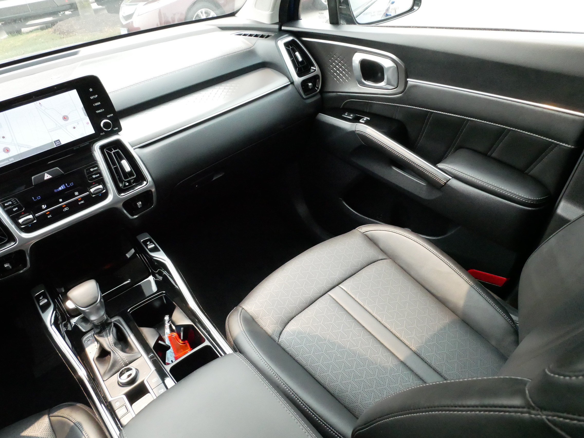 Used 2023 Kia Sorento SX AWD/4WD image 11