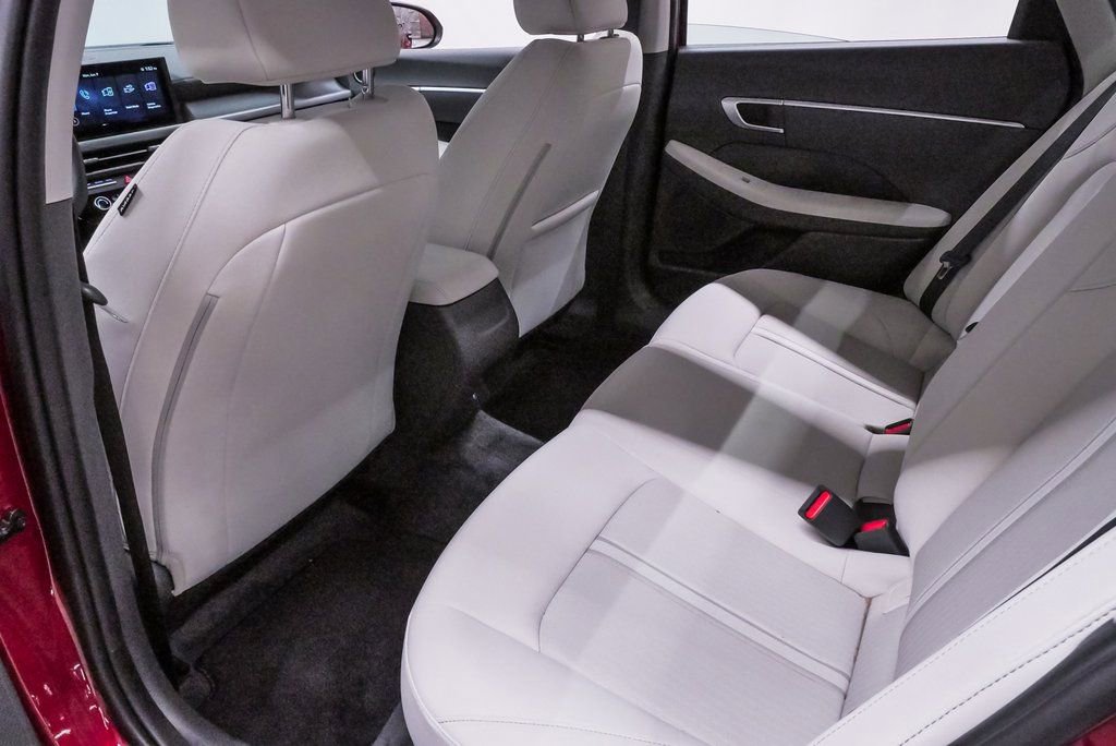 Used 2025 Hyundai Sonata SE image 10