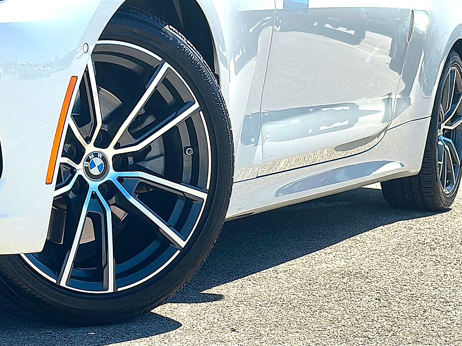 Used 2024 BMW 430i Coupe w/ Premium Package RWD image 3