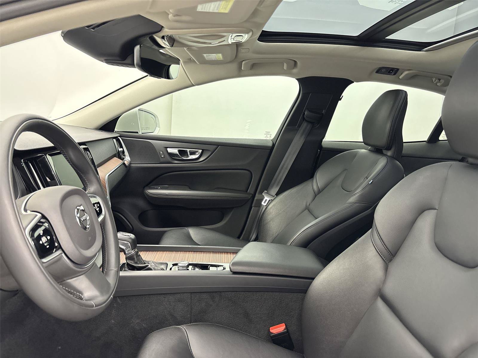 Used 2020 Volvo S60 T5 Momentum FWD image 24