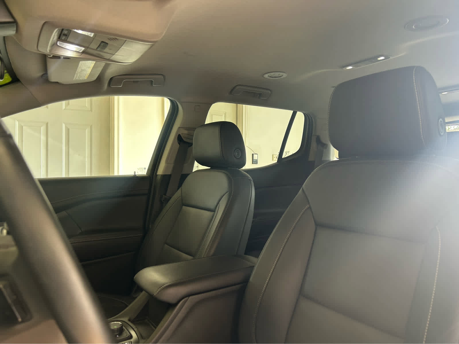 Used 2023 GMC Acadia SLT w/ Elevation Edition image 21