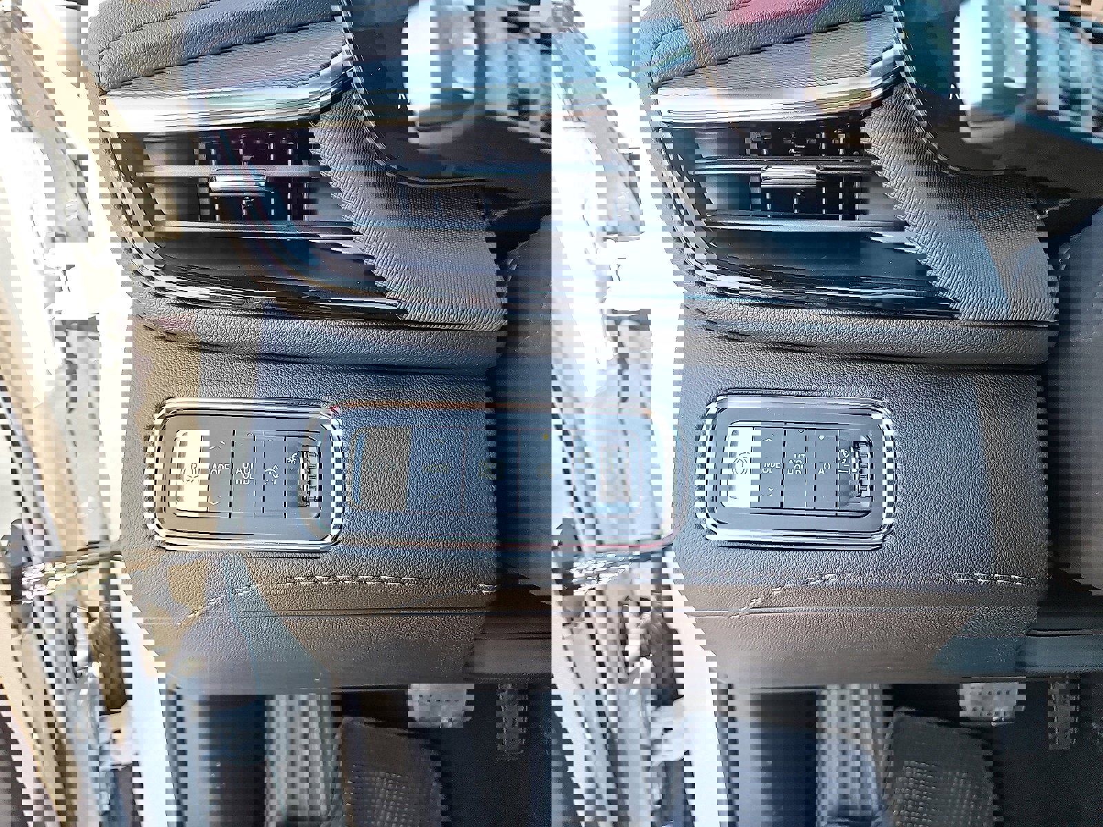 New 2026 Buick Enclave Sport Touring w/ Power Package image 15