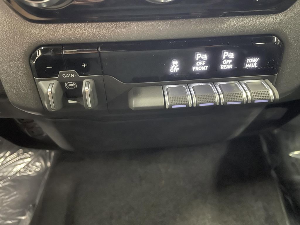 Used 2025 RAM 1500 Big Horn image 15