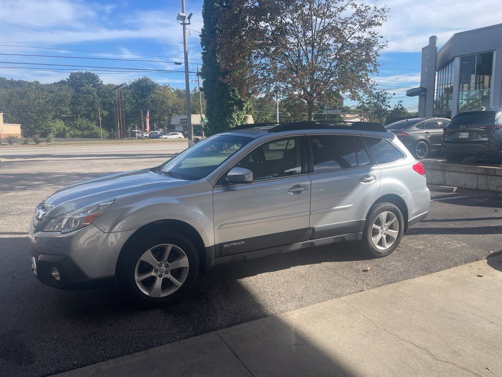 Used 2013 Subaru Outback 2.5i Premium AWD/4WD image 4