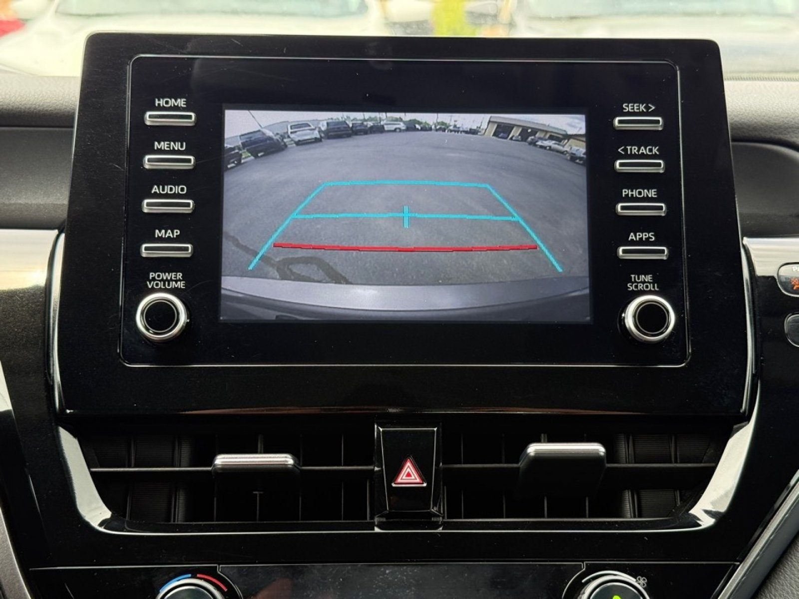 Used 2023 Toyota Camry SE FWD image 13
