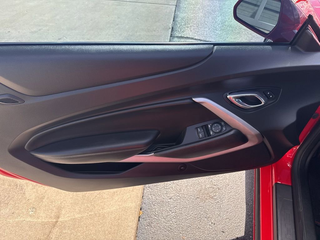 Used 2017 Chevrolet Camaro SS image 17