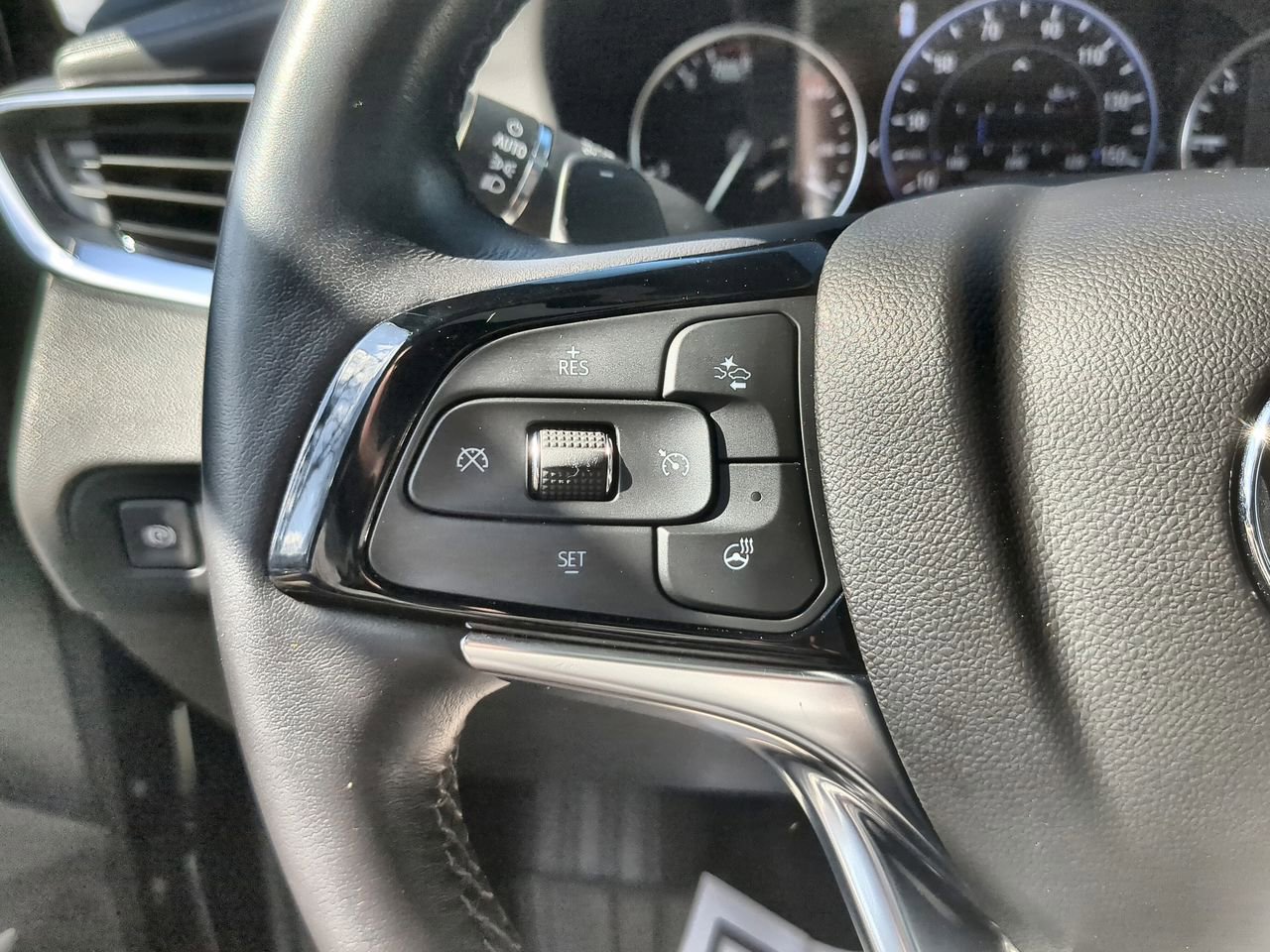 Used 2023 Buick Enclave Avenir w/ Avenir Technology Package image 36