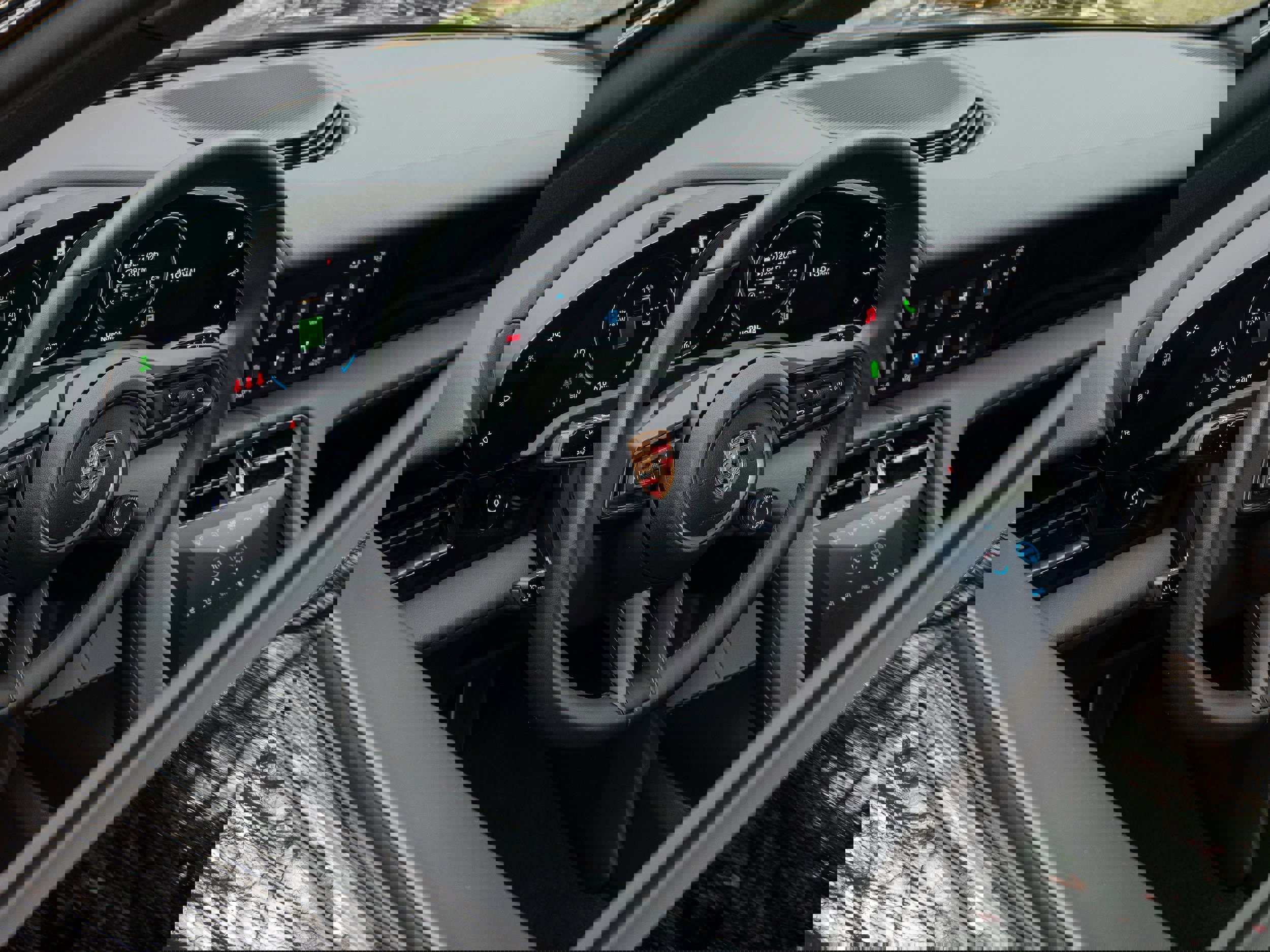 Used 2025 Porsche Taycan 4S image 21