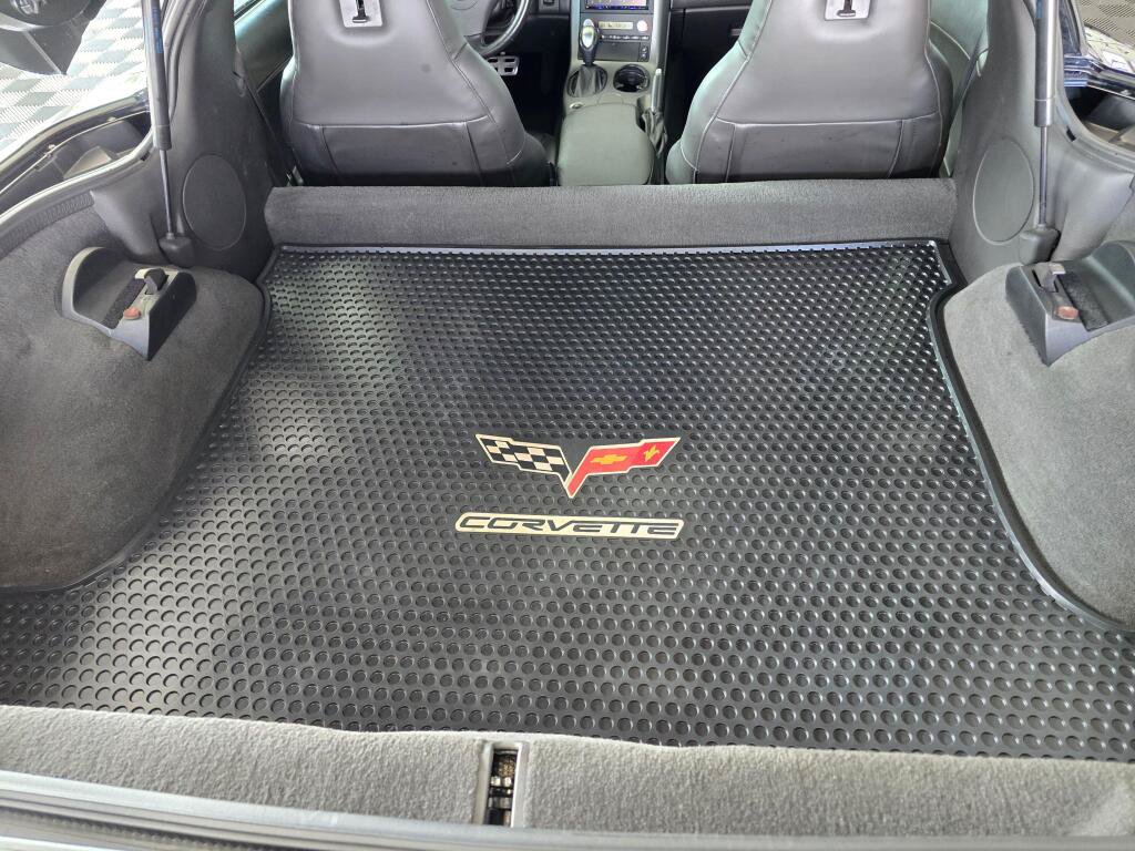 Used 2006 Chevrolet Corvette Coupe w/ Preferred Equipment Group RWD image 19