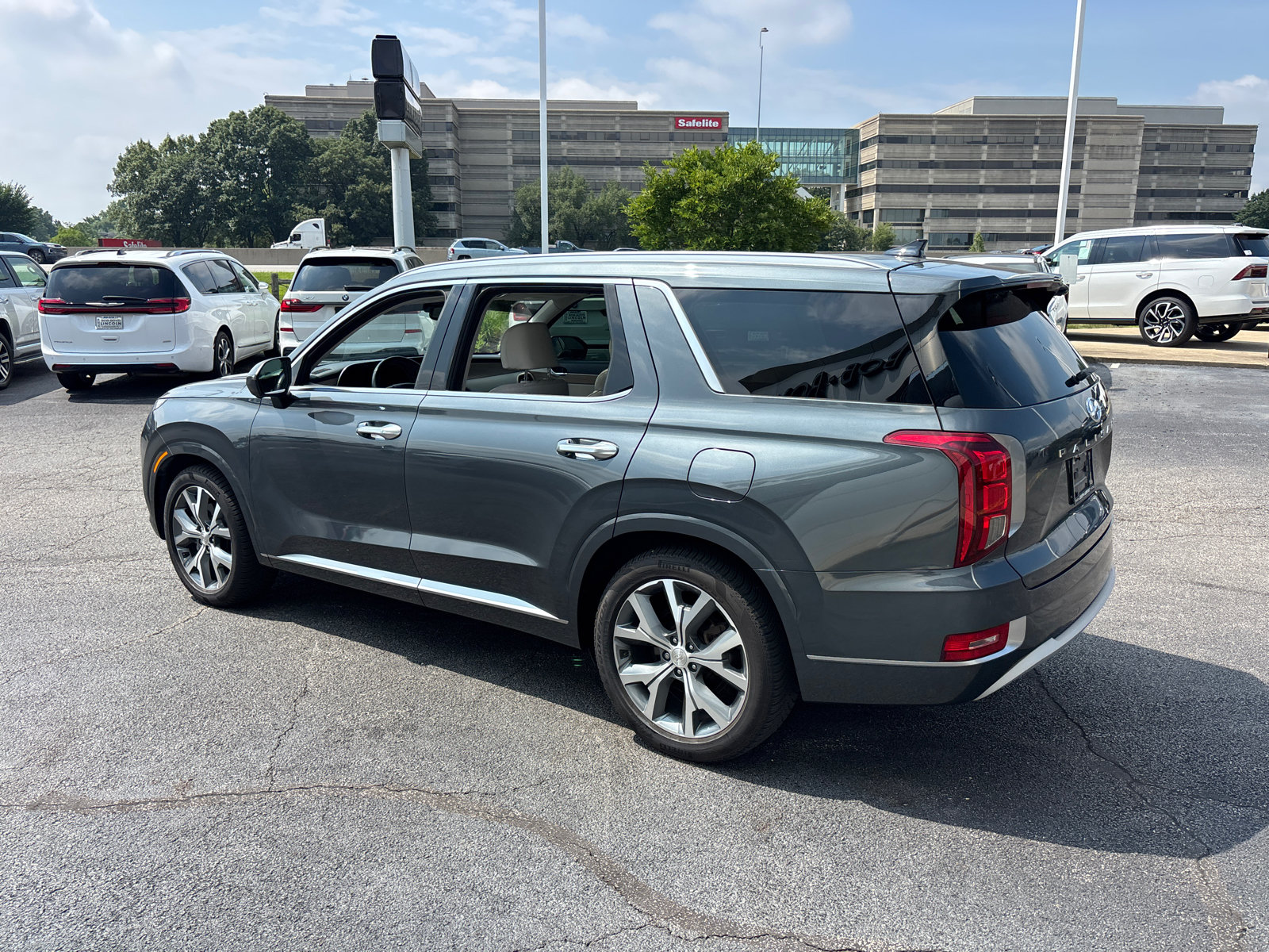 Used 2021 Hyundai Palisade Limited FWD image 5