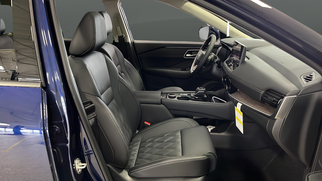New 2026 Nissan Rogue Platinum AWD/4WD image 24