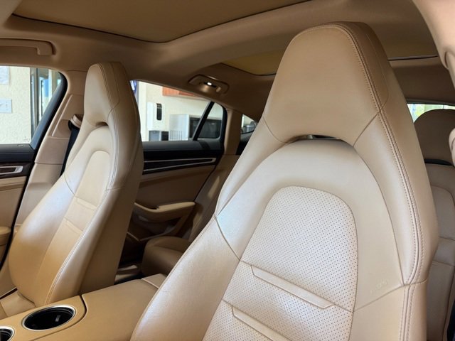 Used 2018 Porsche Panamera 4 AWD/4WD image 8