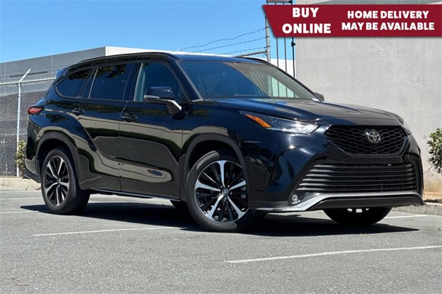 Used 2022 Toyota Highlander XSE