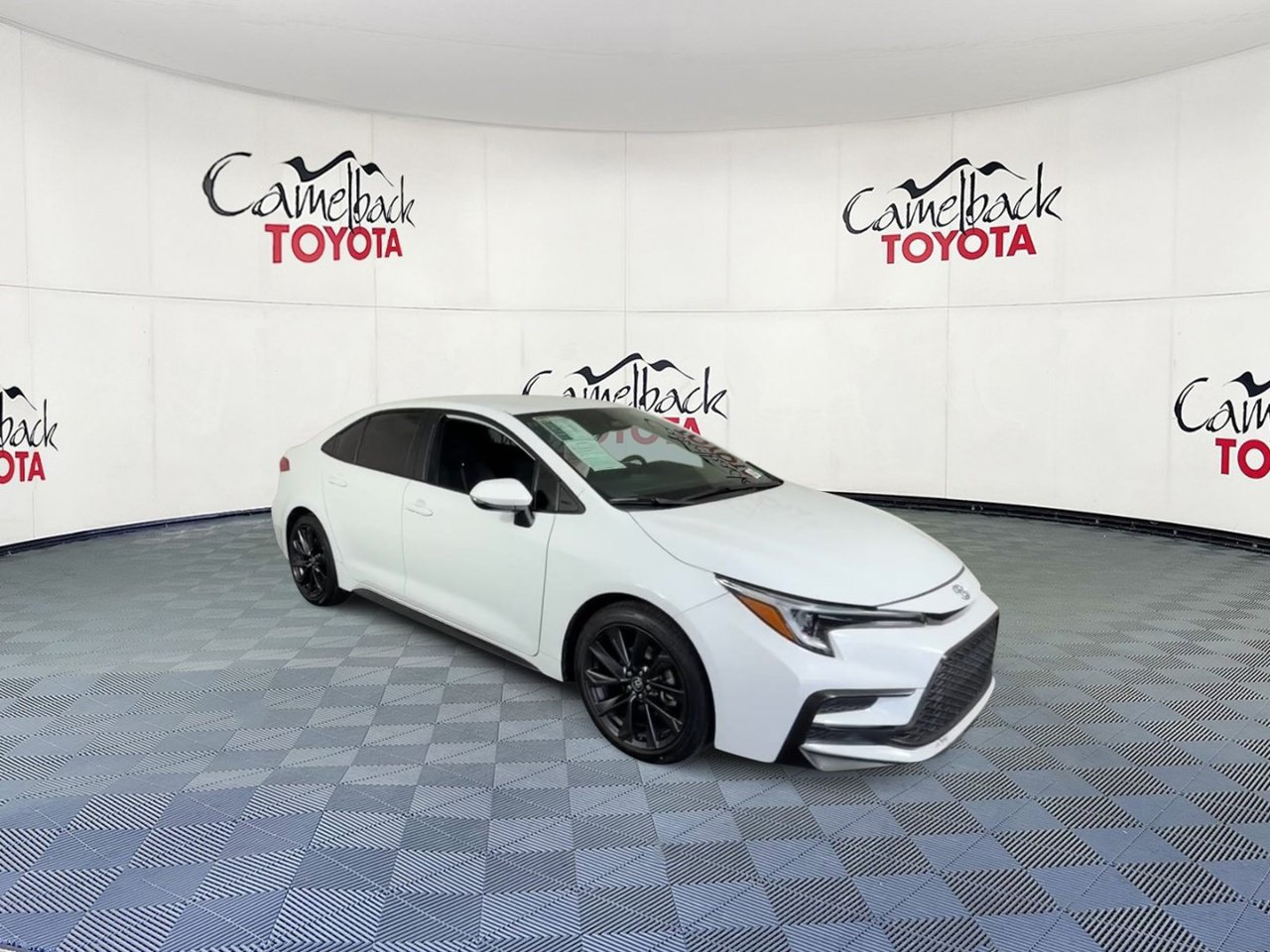 Used 2024 Toyota Corolla SE FWD image 5