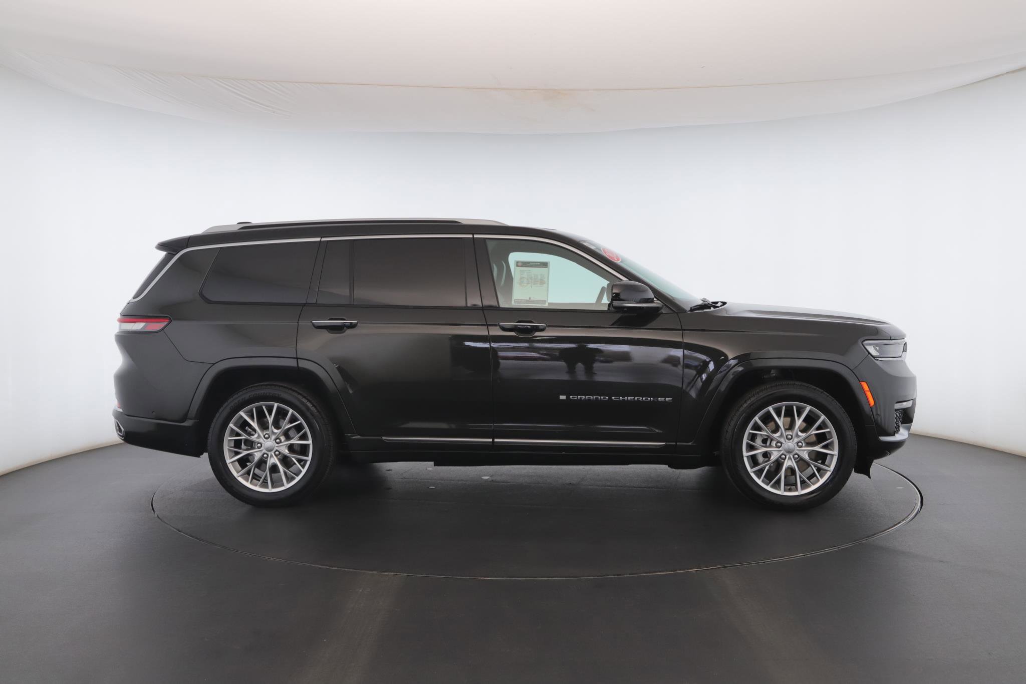 Used 2022 Jeep Grand Cherokee L Summit w/ Advanced Protech Group IV AWD/4WD image 28