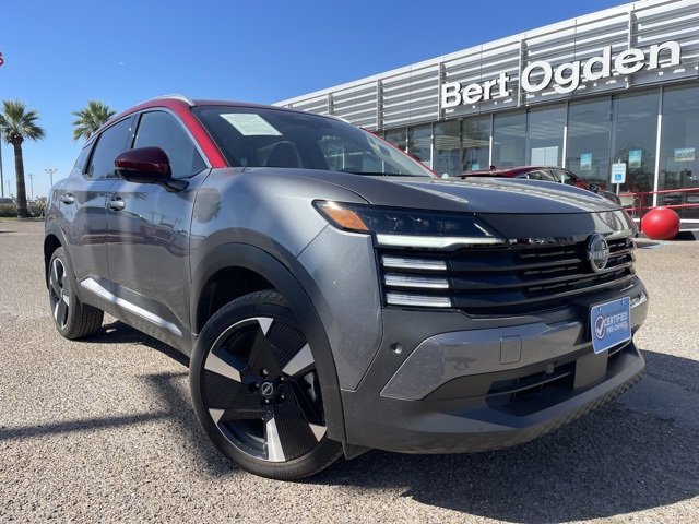 Used 2025 Nissan Kicks SR image 1