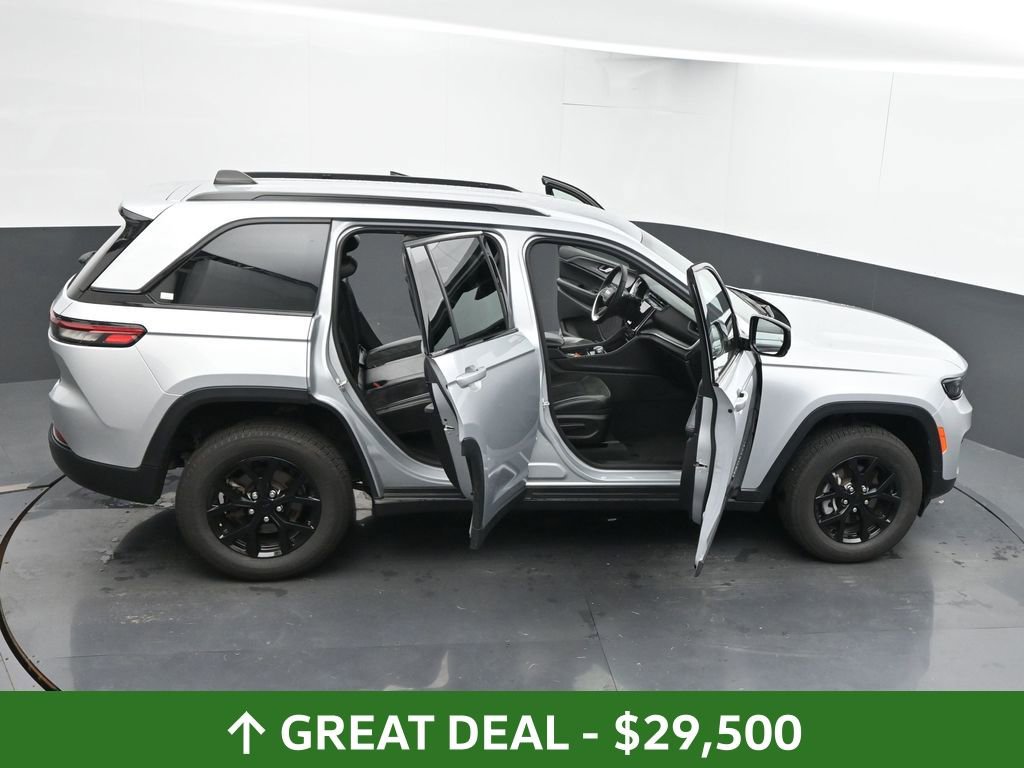 Used 2024 Jeep Grand Cherokee Altitude image 70