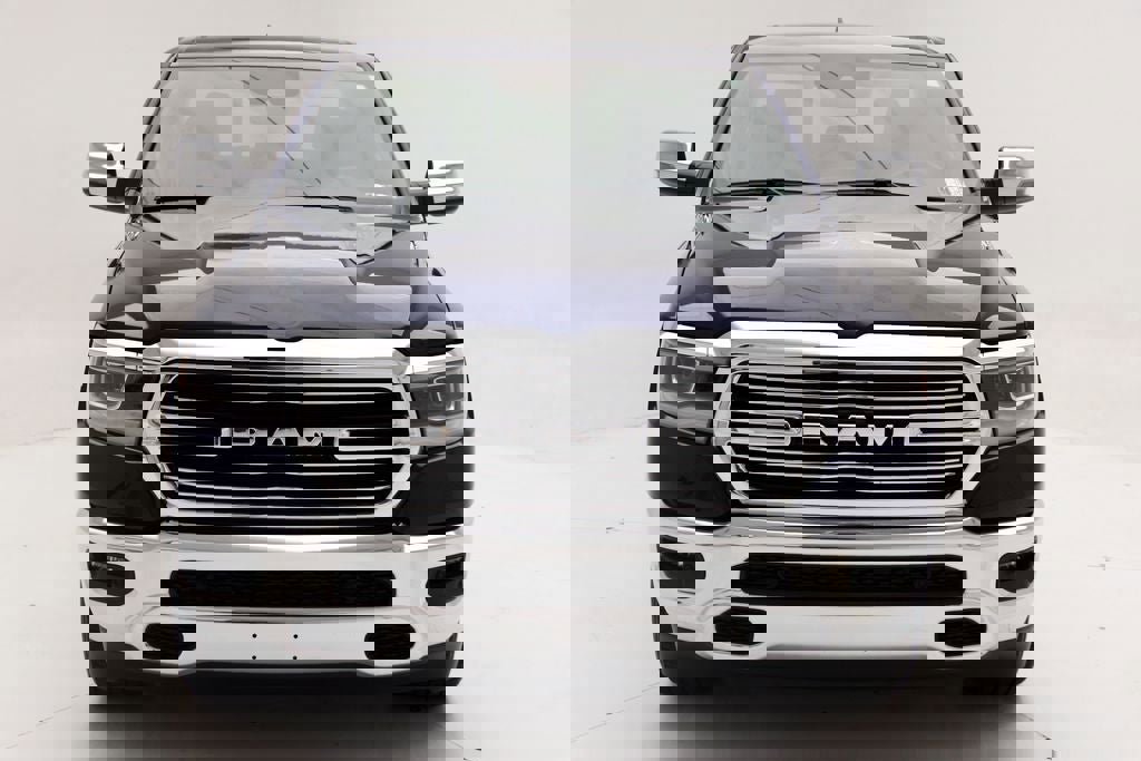 Used 2024 RAM 1500 Laramie AWD/4WD image 4