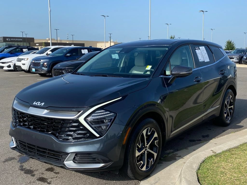 Certified 2024 Kia Sportage EX FWD image 3
