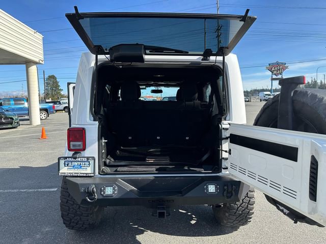 Used 2017 Jeep Wrangler Unlimited Sahara w/ Connectivity Group AWD/4WD image 14