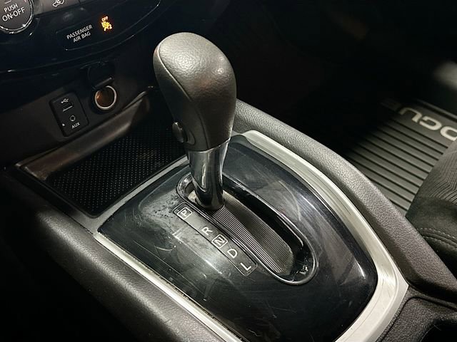 Used 2015 Nissan Rogue SV w/ SV Premium Package image 18