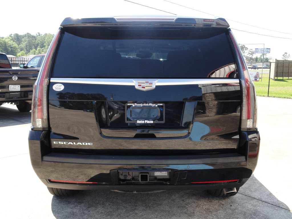 Used 2015 Cadillac Escalade Premium RWD image 4