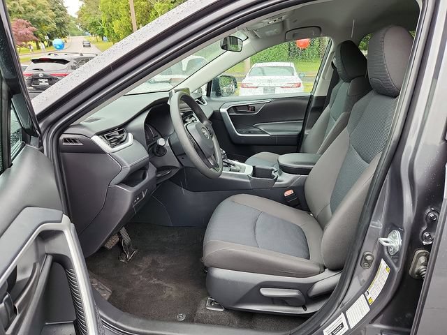 Used 2025 Toyota RAV4 LE AWD/4WD image 14