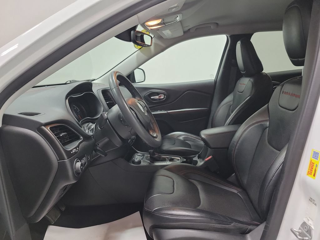 Used 2022 Jeep Cherokee Trailhawk w/ Premium Leather Package AWD/4WD video 2