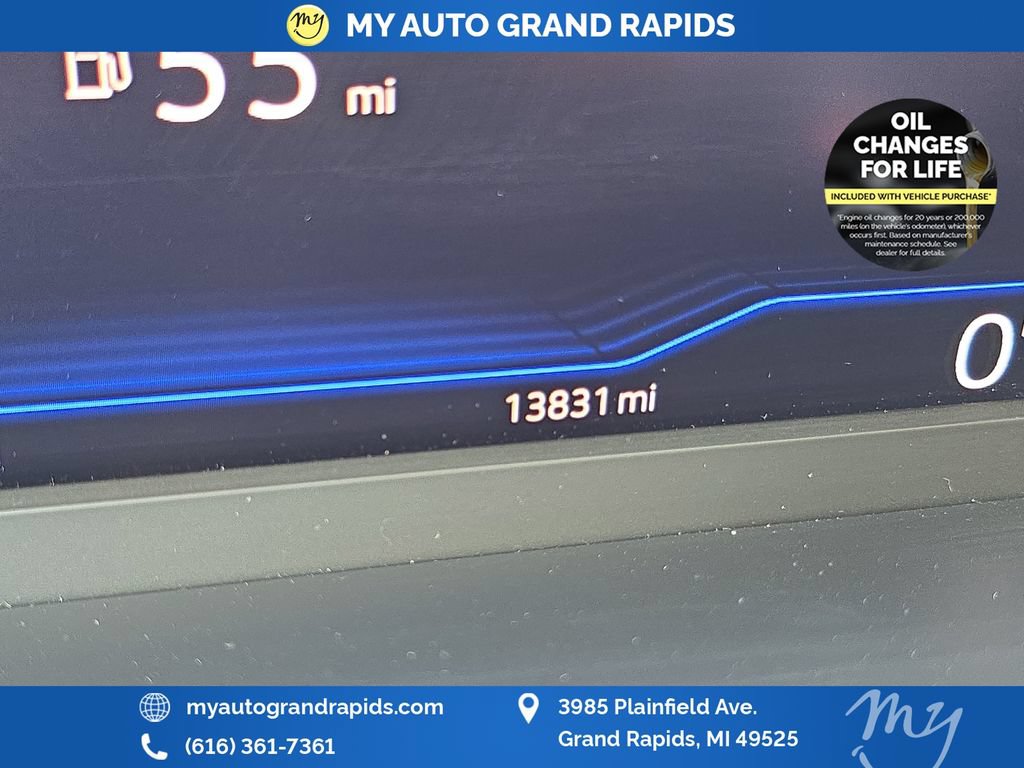 Used 2025 Volkswagen Taos SEL w/ Black Wheel Plus Package AWD/4WD image 17