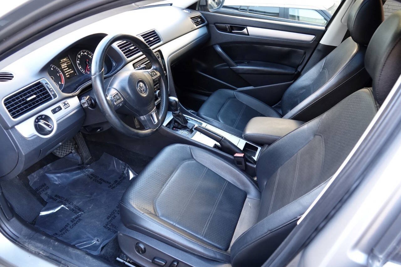 Used 2012 Volkswagen Passat TDI SE FWD image 5