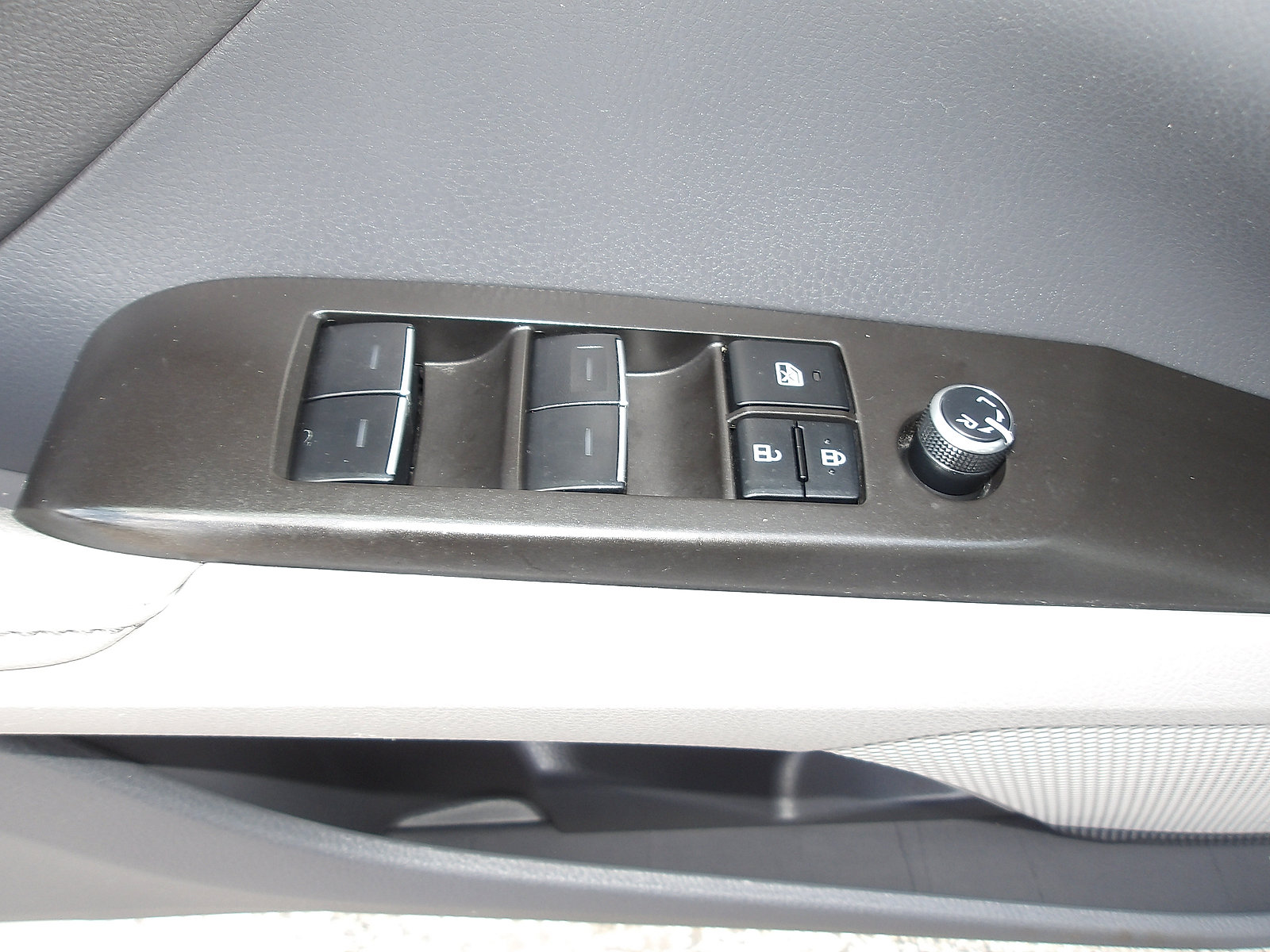 Used 2023 Toyota Camry XSE w/ Cold Weather Package FWD image 15