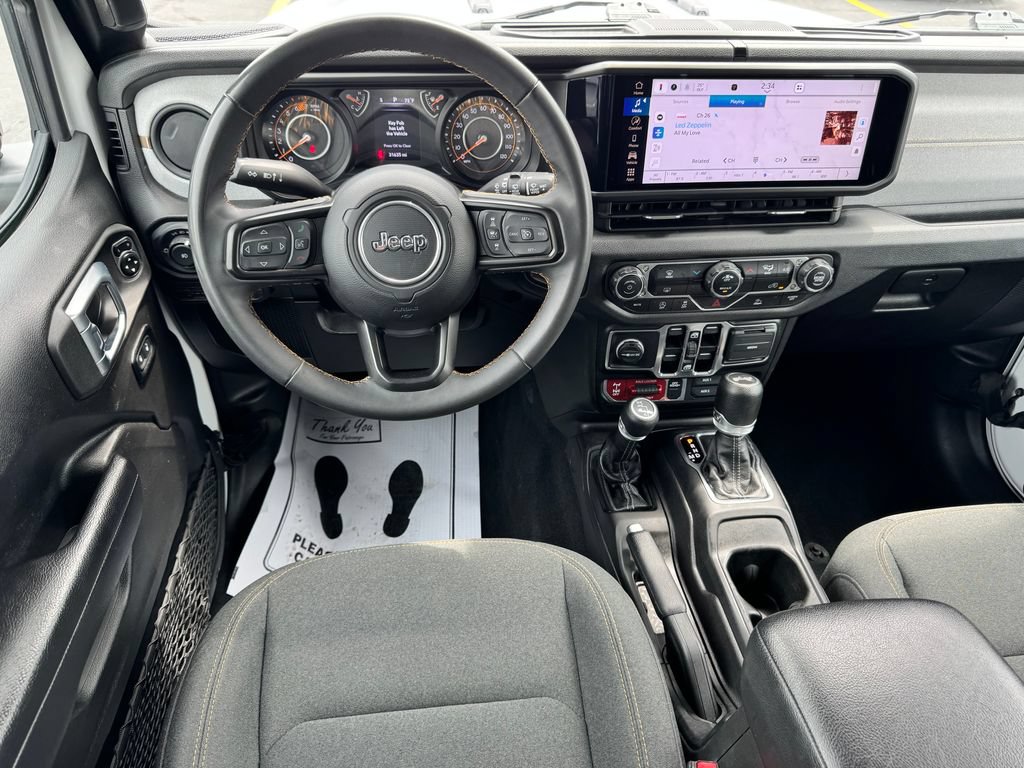 Used 2024 Jeep Wrangler Unlimited Sport AWD/4WD image 16