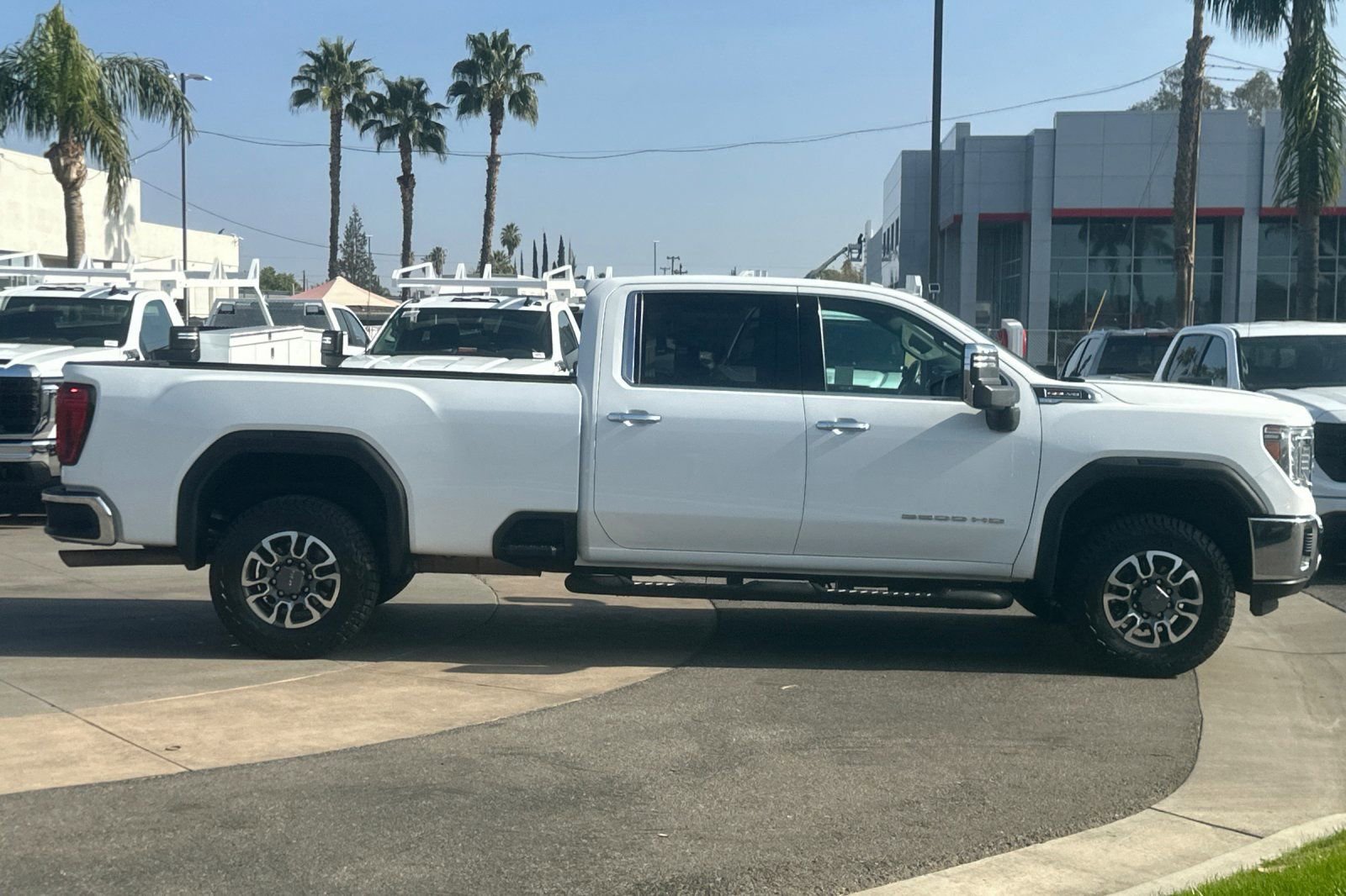 Certified 2021 GMC Sierra 2500 SLT w/ SLT Convenience Package image 3